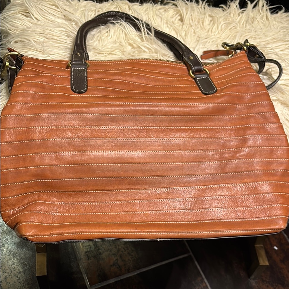 Elegant Tan Leather Tote Bag